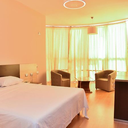 Hotel Continental Дуррес Екстер'єр фото