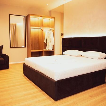 Hotel Continental Дуррес Екстер'єр фото