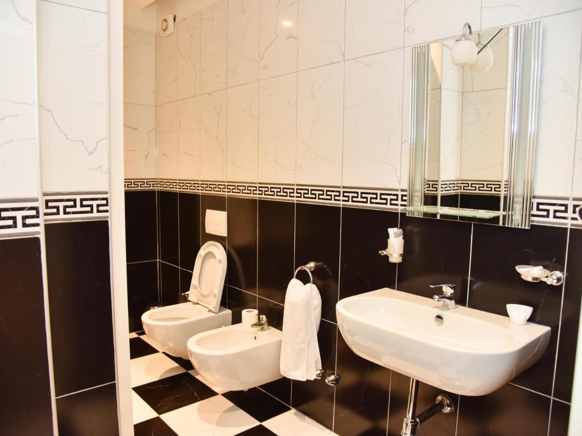 Hotel Continental Дуррес Екстер'єр фото