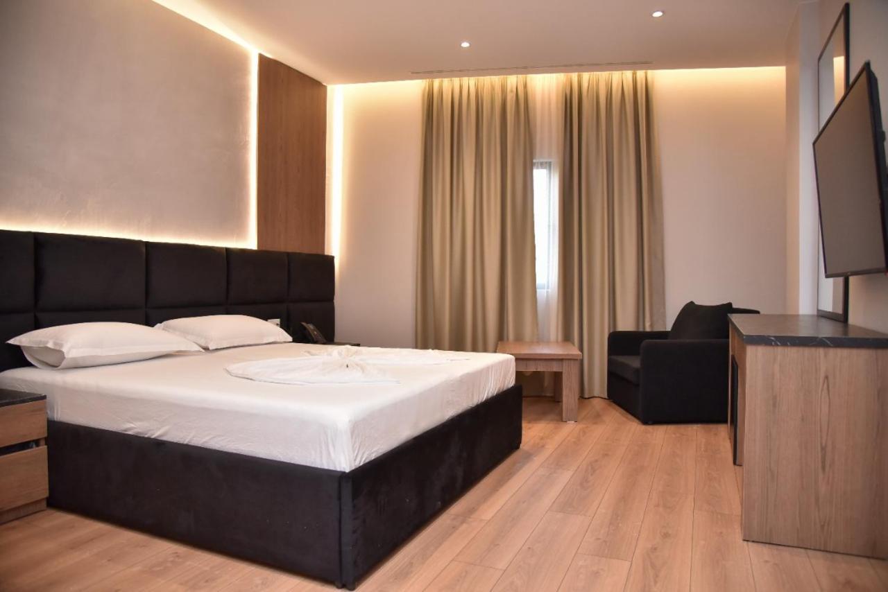 Hotel Continental Дуррес Екстер'єр фото