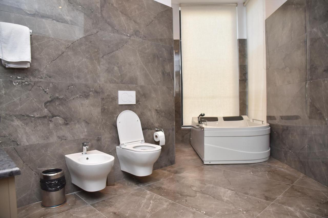 Hotel Continental Дуррес Екстер'єр фото