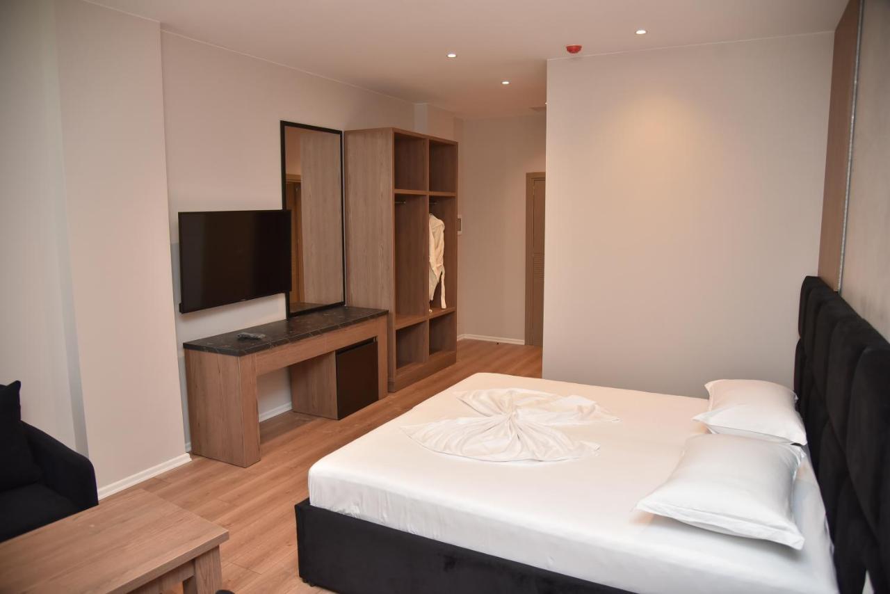 Hotel Continental Дуррес Екстер'єр фото