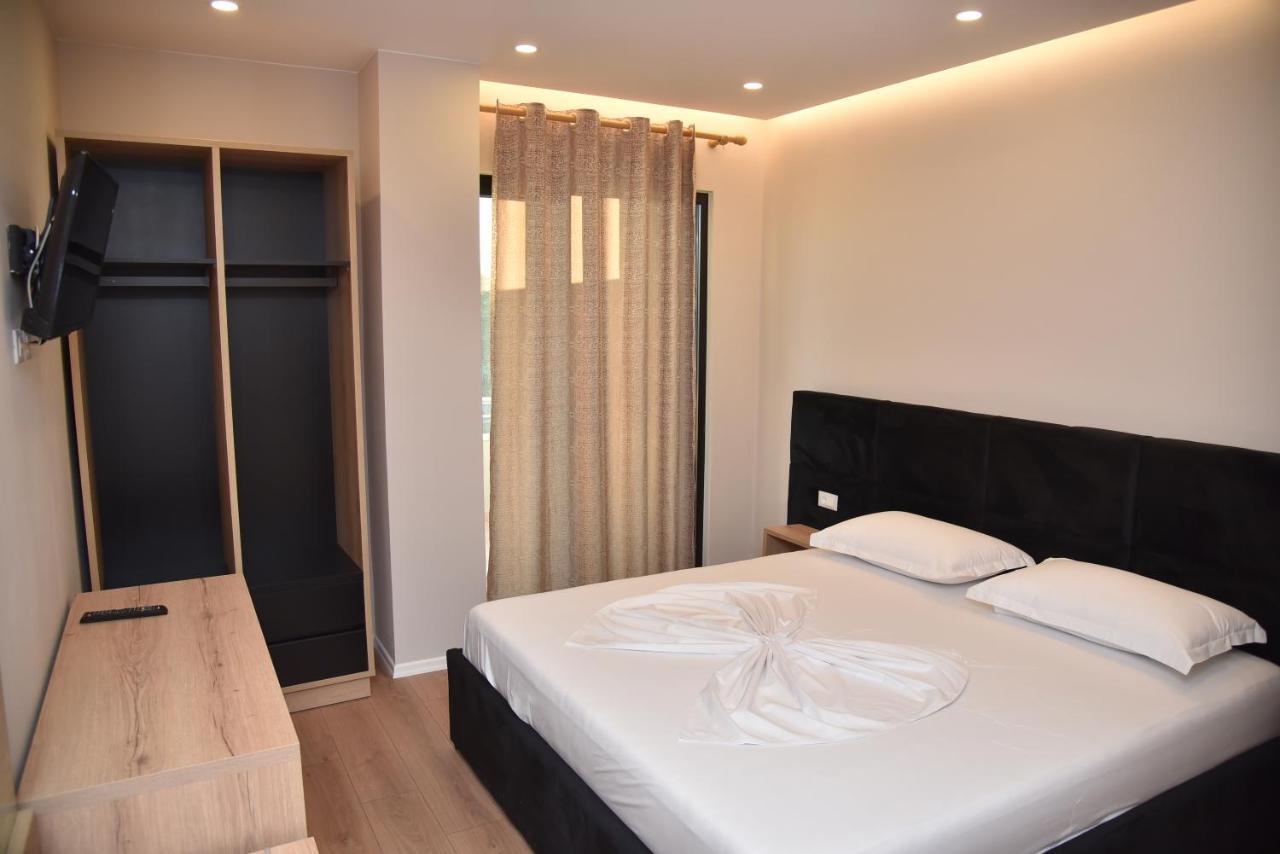 Hotel Continental Дуррес Екстер'єр фото