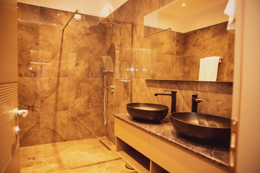 Hotel Continental Дуррес Екстер'єр фото