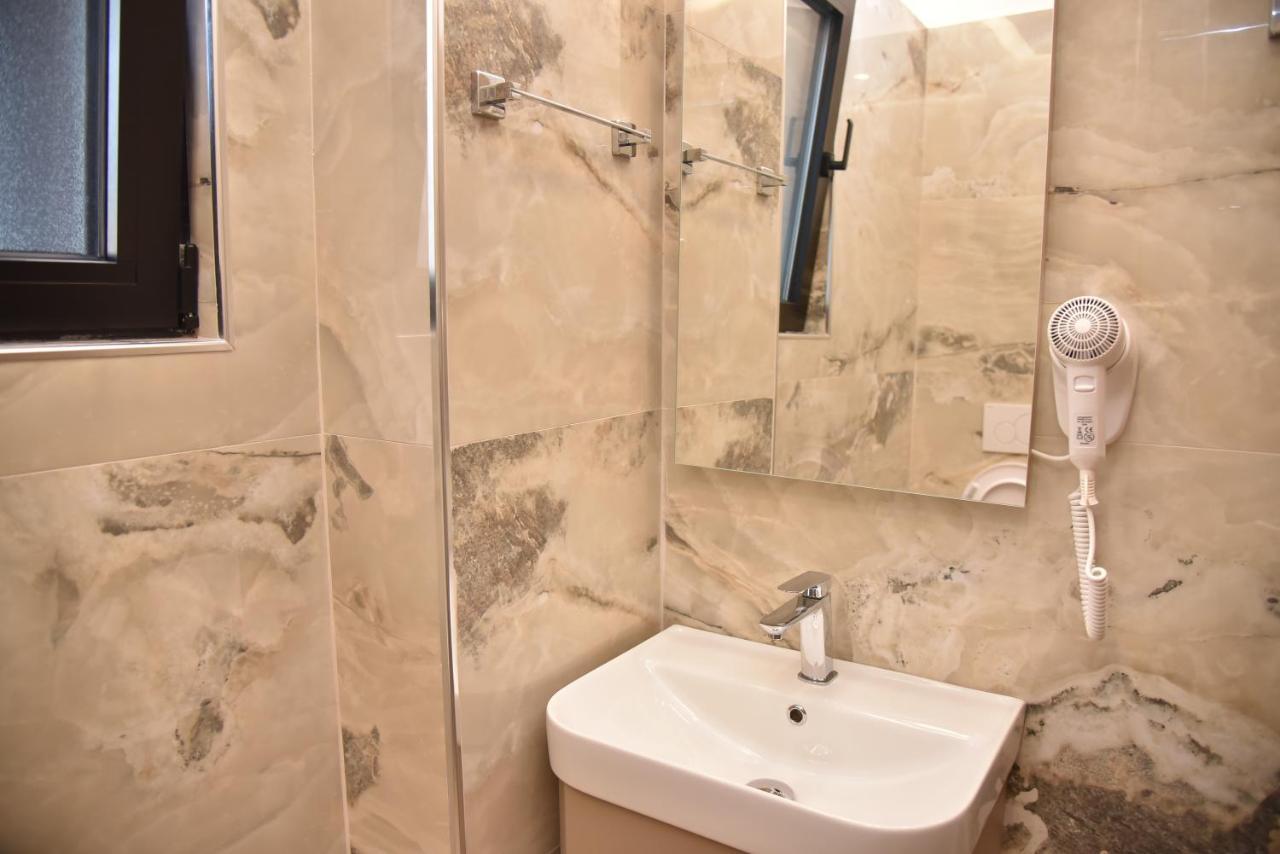 Hotel Continental Дуррес Екстер'єр фото